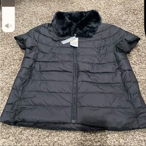 Martha Stewart NWT short sleeve puffer vest with removable fur collar medium
